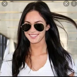 Classic Ray-bans aviator black-gold frames paid $200 for them worn like 4 times Ray-Ban | Accessories | Classic Raybans Aviator Blackgold  main image 2